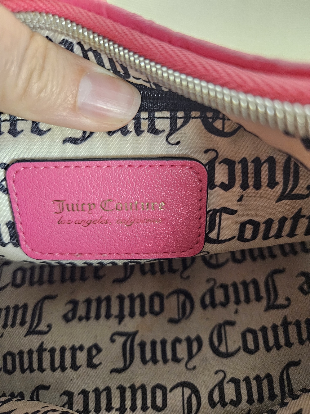 Juicy Couture Pink Shoulder Bag with Gold Logo - Picture 12 of 16
